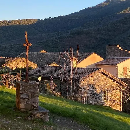 Maison St Laurent Сasa de vacaciones Olargues